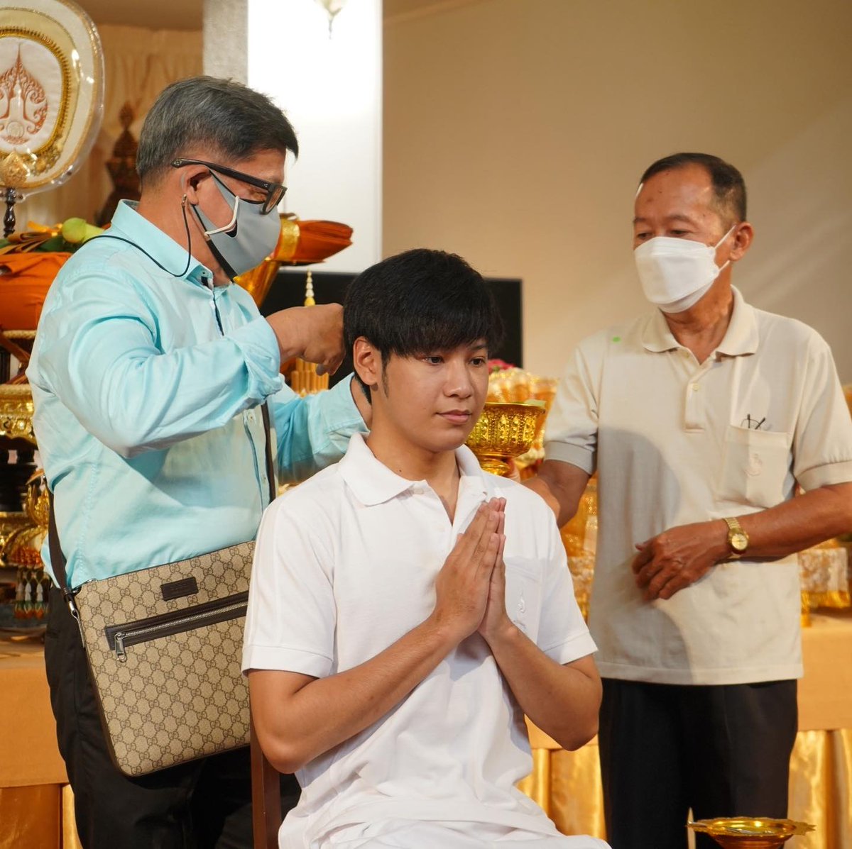 SuperstarnewsTH's tweet photo. ร่วมอนุโมทนาบุญ #สิงโตปราชญา บวชทดแทนคุณพ่อแม่ ได้ฉายา “ปราชโญ” 

สร้างความภูมิใจให้กับครอบครัวเป็นอย่างมาก โดยสิงโตมีความตั้งใจเพื่อทดแทนคุณบิดา มารดา และศึกษาธรรมะในวันศุกร์ที่ 22 ตุลาคม 2564  ณ อุโบสถวัดผาณิตาราม จ.ฉะเชิงเทรา และได้รับฉายาทางธรรมว่า  “ปราชโญ” (ปะ-รา-ชะ-โย) https://t.co/FVIH3U9gkk