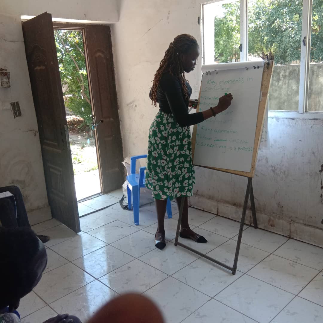 SSCChurches's tweet photo. Our Youth Coordinator taking participants through plenary discussion towards the closure of the third day on Trauma Healing In the Upper Nile Region, area of Malakal
#LastWeekEvent
#togetherforPeace
@ArekMalek2 https://t.co/jAE8SGltSv