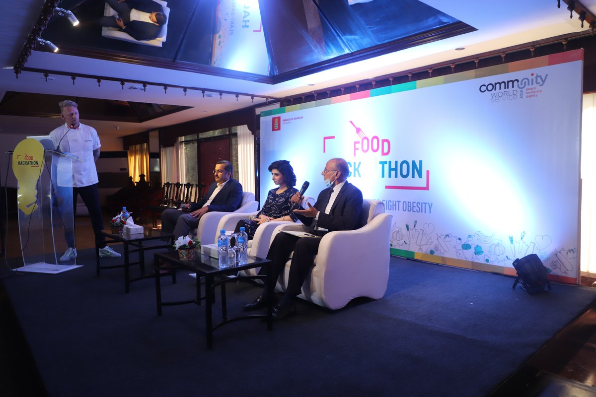 communitywsasia's tweet photo. A diverse panel engaged in the #FoodHackathon, including  Jamil Arshad, CEO Solvurs Group of Companies, Saleem Raza, Consultant with center of excellence for molecular biology Government of Pakistan &amp; Dr. Sahar Chawla, Educationist, media person, nutritionist &amp; dentist 
@DKinPK https://t.co/IEqyJAHR6X