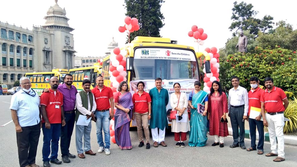 BCNagesh_bjp's tweet image. ಸರ್ಕಾರೇತರ ಸಂಸ್ಥೆ ‘ಸೇವ್ ದಿ ಚಿಲ್ಡ್ರನ್’ ವತಿಯಿಂದ ನೀಡಲಾಗಿರುವ ‘ಮಕ್ಕಳ ಸ್ನೇಹಿ ಸಂಚಾರಿ ಕಲಿಕಾ ಕೇಂದ್ರ’ ಗಳನ್ನು ಇಂದು ವಿಧಾನಸೌಧದ ಆವರಣದಲ್ಲಿ  ಹಸಿರು ನಿಶಾನೆ  ತೋರುವ ಮೂಲಕ ಉದ್ಘಾಟಿಸಲಾಯಿತು. ಮಾನ್ಯ ಕಂದಾಯ ಸಚಿವ ಶ್ರೀ @RAshokaBJP, MLA ಶ್ರೀ @HPoonja, ಸಂಸ್ಥೆಯ ಪ್ರತಿನಿಧಿಗಳು ಉಪಸ್ಥಿತರಿದ್ದರು.

@CMofKarnataka