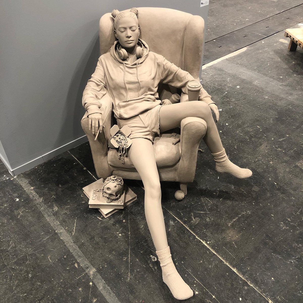 lucasfh1976's tweet photo. #anewdayhascome #comienzaunnuevodía El sueño de la razón produce monstruos #AlejandroMonge @3PuntsGaleria @Feriaestampa #Estampa2021 #escultura #sculpture #arte #art https://t.co/uEW0fHhizY