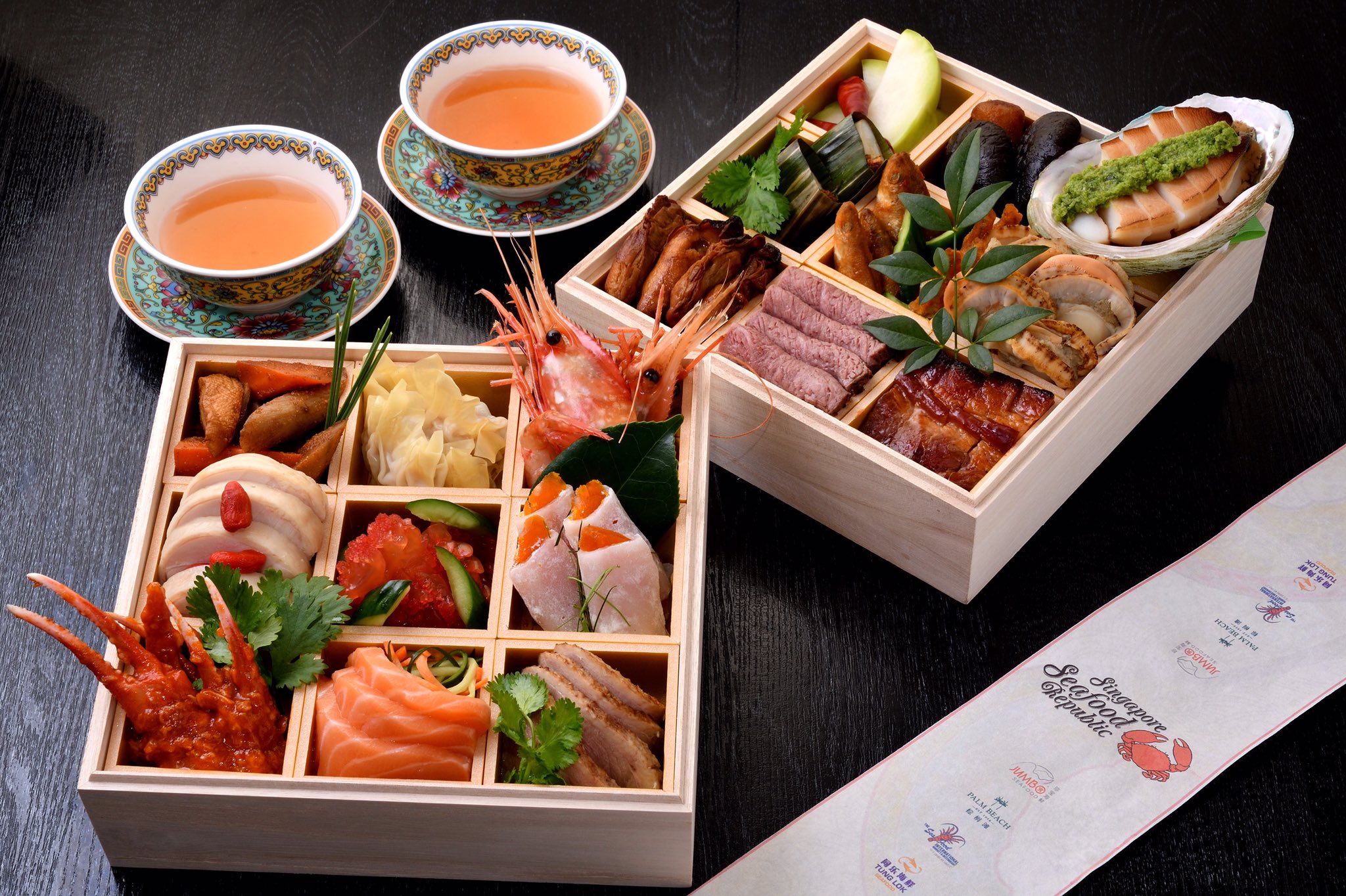 Singapore Seafood Republic シンガポール シーフード リパブリック おせち シンガポールに心酔する 年に一度の晴れのお食事 シンガポール最後の巨人 シンガポール シーフード リパブリックのシェフ達が奏でる感動おせち 10月25日から予約販売開始