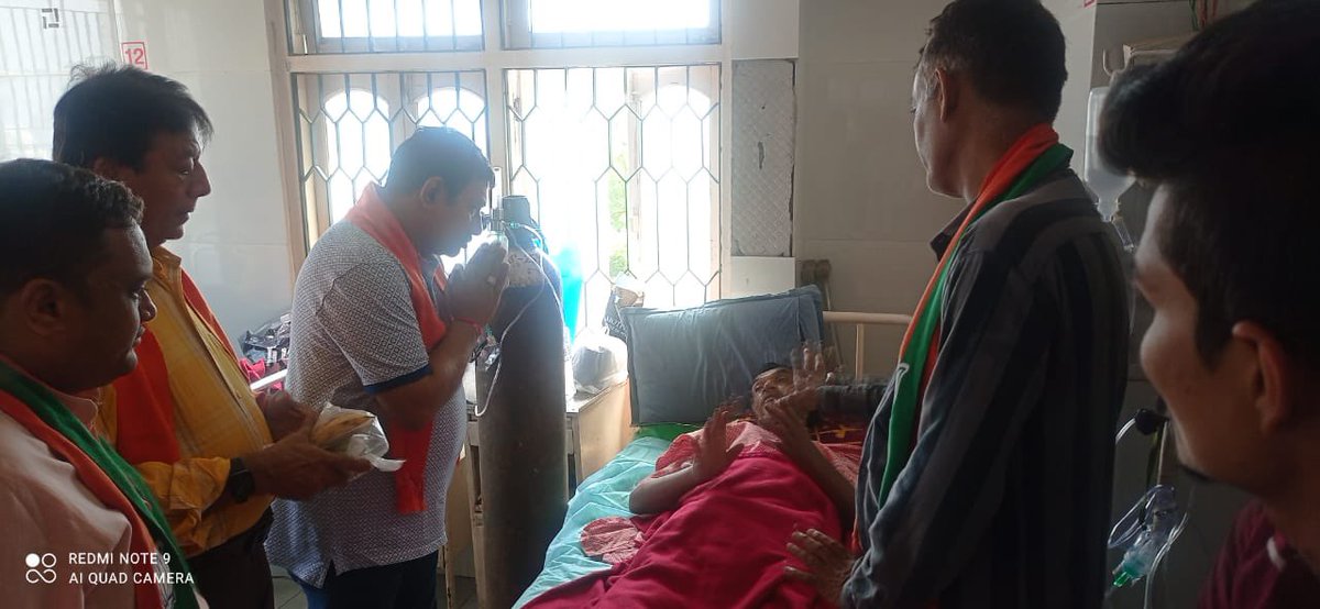 niravshahbjp's tweet image. भारत सरकार के आदरणीय गृहमंत्री श्री @AmitShah जी एवं गुजरात सरकार के केबीनेट मंत्री श्री @purneshmodi जी के जन्मदिन के अवसर पे फ़्री मेडिकल चेकप का आयोजन किया गया। 
#HBDayAmitShah #HBDPurneshModi24x7