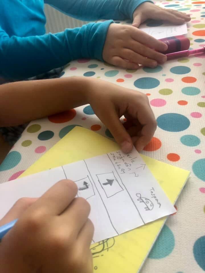 kodlatospaa's tweet photo. #Kocaeli’nde bir ilköğretim okulunda 3. ve 4.Sınıflarla hem online, hem de yüzyüze “Kodlamaya Giriş Dersi” gerçekleştirdik…
#coding #codeweek21 #codeweek #tospaa https://t.co/7iETksz4UR
