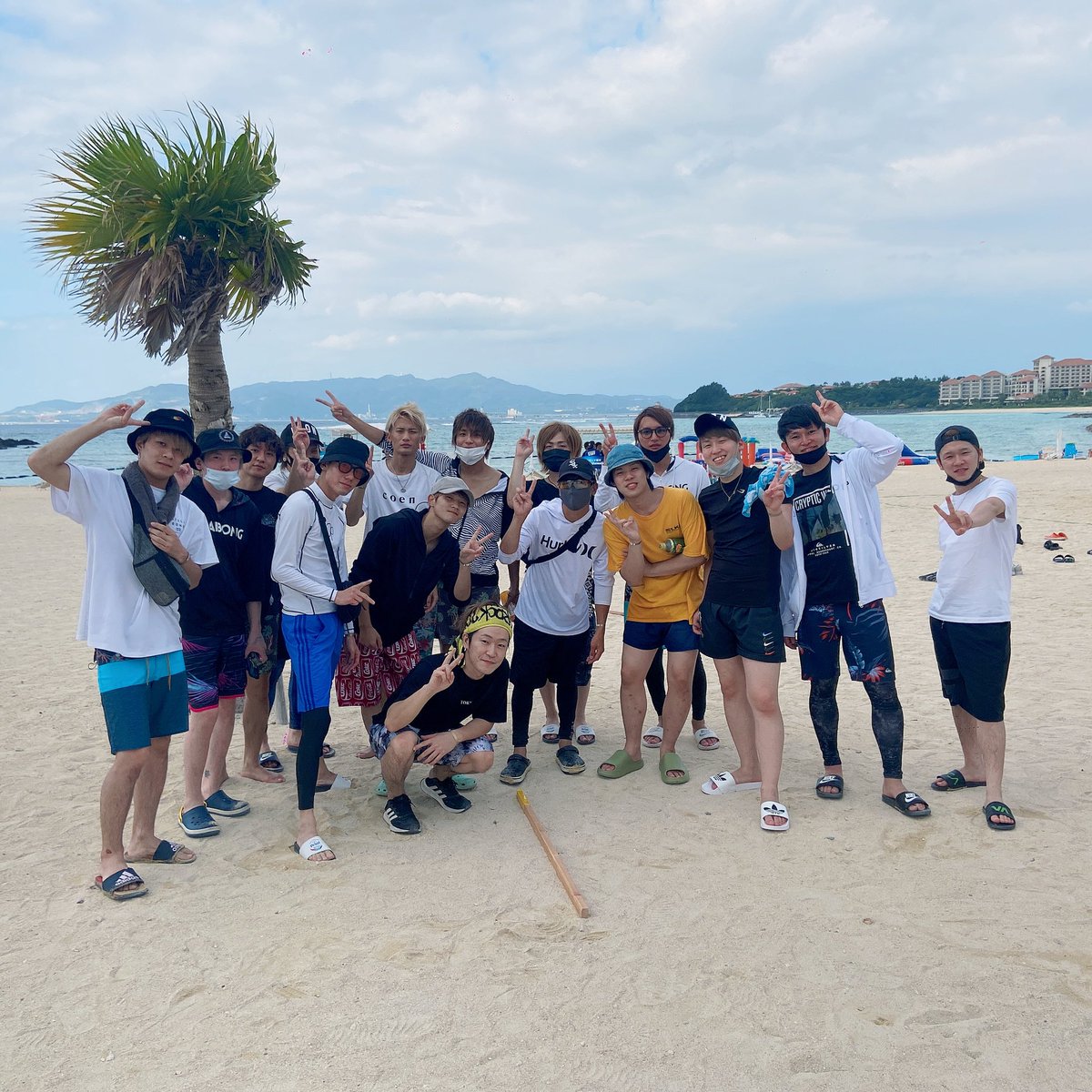 CLUBSHuffle1's tweet photo. 沖縄旅行で気分を新たに今夜も19時オープンです✨
オープンのナンバーを手にするのは誰だ⁉️今週も目が離せないシャッフルへ是非お越し下さいませ⭐️
ホスト・内勤も随時募集しております♪
#岡山ホスト #CLUBSHuffle #クラブシャッフル #ホスト #シャンパン #スターダムグループ https://t.co/6T7TuryyLO