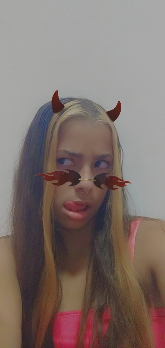 soyy_imperfecta's tweet photo. como sabes que estoy aburrida😂 https://t.co/eTIqTdSHSo