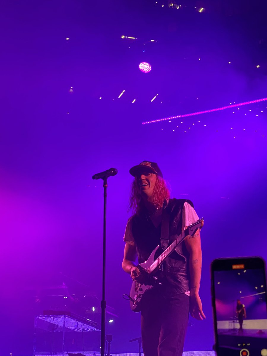 _pep5's tweet photo. best. concert. ever https://t.co/U5RUbf70TE