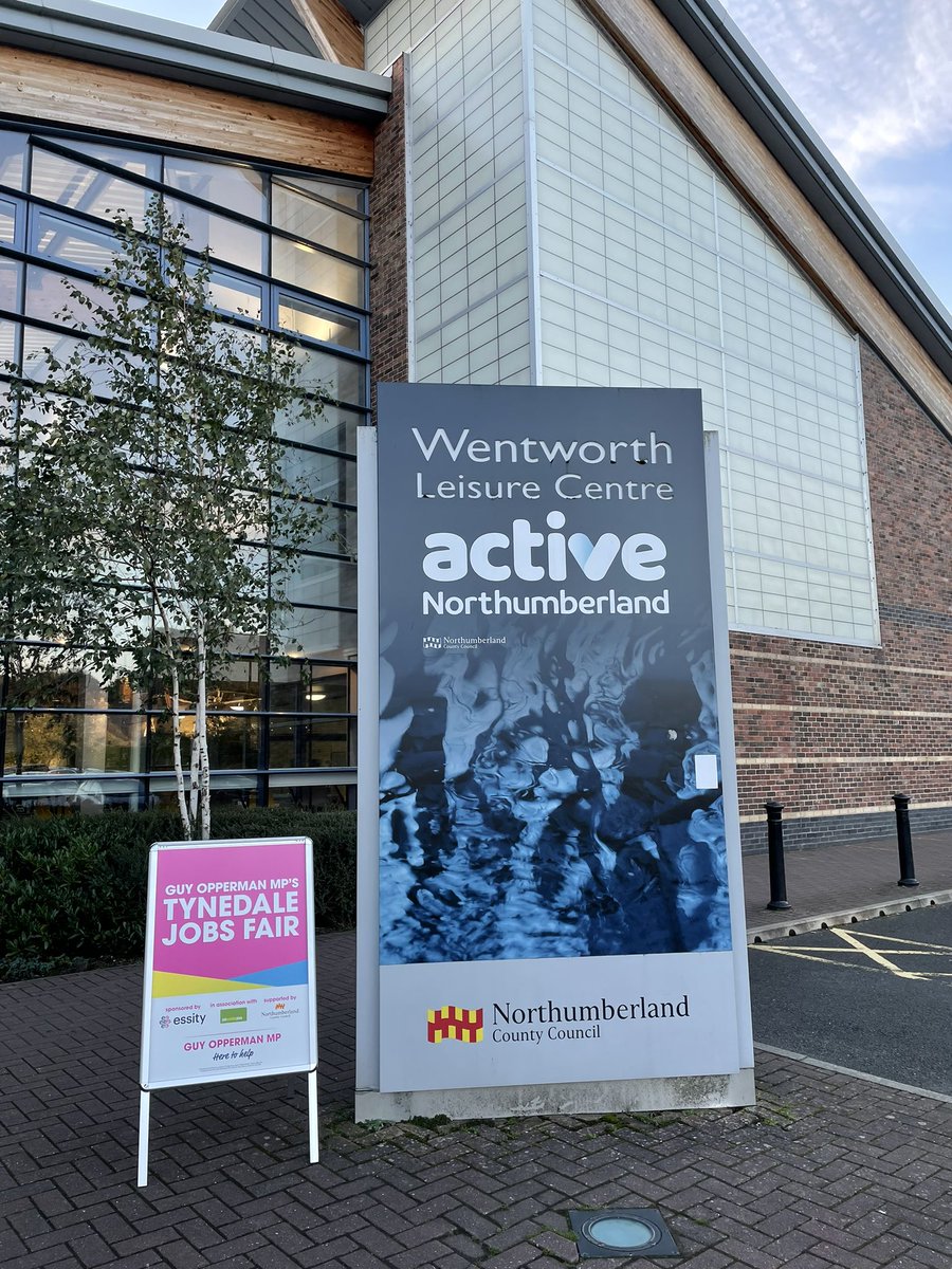TyneJobsFair's tweet image. We’re up bright and early at the Wentworth Leisure Centre for our #TynedaleJobsFair 

Come along any time between 10am - 3pm where over 70 employers will be ready and waiting to tell you about amazing new opportunities! 🌟 #JobsJobsJobs