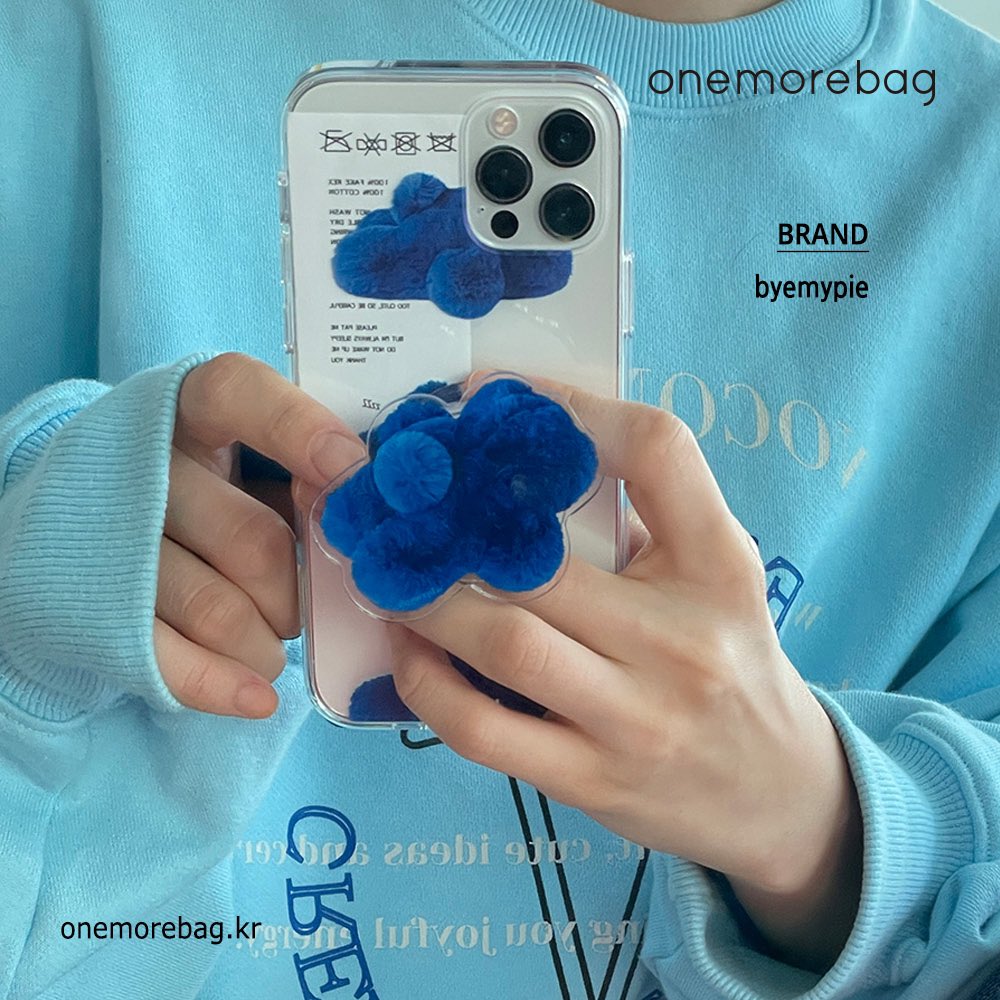 onemorebag's tweet photo. 🦋New in | [byemypie] lazy bear 폰케이스 &amp; 그립톡

뒤돌아보고 있는 블루 색상 곰돌이의 뒷태가 너무 귀여운 바이마이파이의 새로운 lazy bear 폰케이스와 그립톡이 입고되었습니다. 원색적인 블루 색상으로, 평소 가지고 다니며 작은 포인트가 되어줍니다. https://t.co/EFd8wALZpZ https://t.co/mD8pspw9ZB