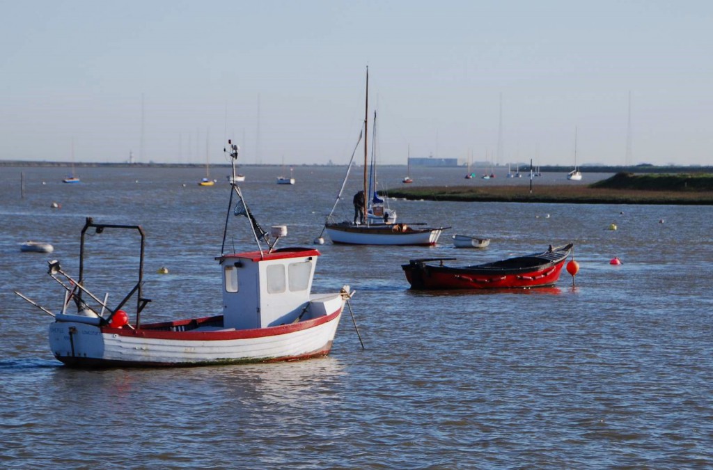TheSuffolkMan's tweet photo. #Slaughden #Aldeburgh #Suffolk #MartelloTower #RiverAlde https://t.co/1i87Mc5j05