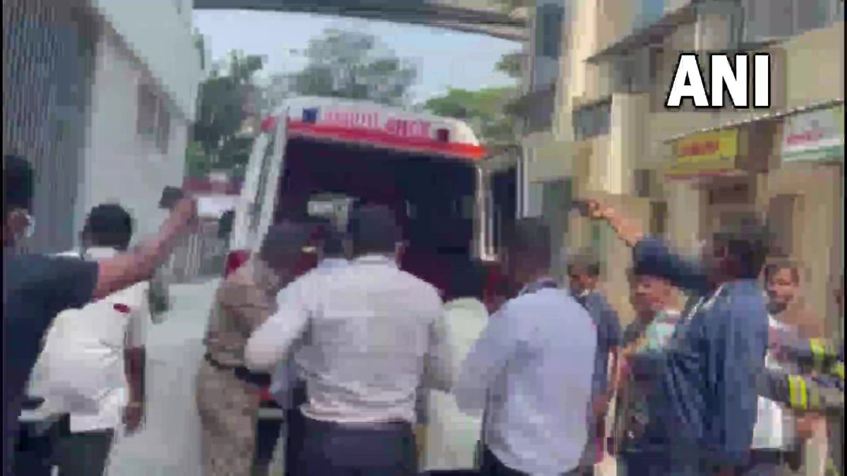 TheDailyJagran's tweet photo. #Mumbai | One person injured in fire at Avighna Park apartments, Curry Road: Fire Department

via ANI https://t.co/x9pdUKHsNH