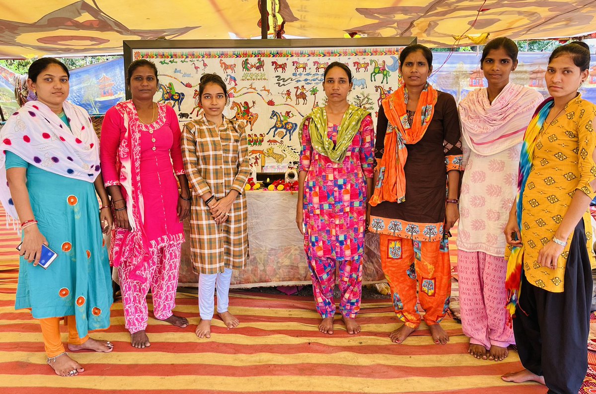 છોટાઉદેપુર જિલ્લાના પાવીજેતપુર સેવાસદન આગળ છેલ્લા ૨૨ દિવસથી આંદોલન ચાલી રહ્યું છે ન્યાય માટે તરસતા આ ઉમેદવારો દિવસ રાત અહિ રહે છે.
‘આવનારા દિવસોમાં ઉગ્ર આંદોલન થાય તો જવાબદારી તંત્ર તેમજ અધિકારીઓની રહેસે”
<a href="/collectorcu/">Collector Chhotaudepur</a> 
<a href="/CMOGuj/">CMO Gujarat</a> 
<a href="/nareshpatelmla/">Naresh Patel MLA</a> 
<a href="/GujaratPolice/">Gujarat Police</a> 
<a href="/sanghaviharsh/">Harsh Sanghavi</a>