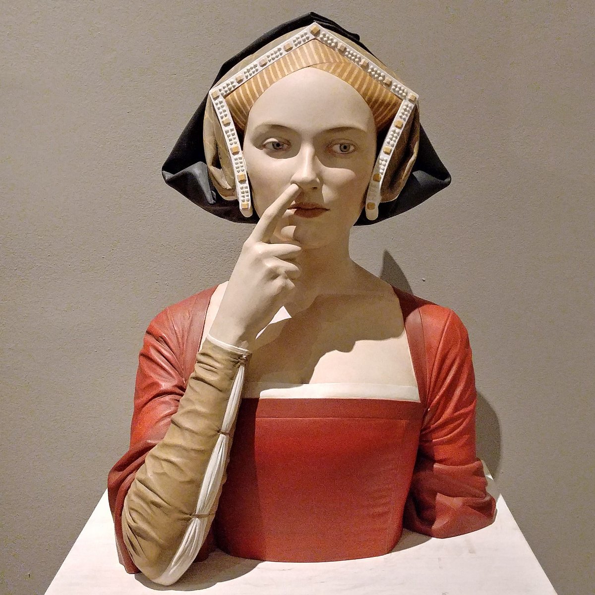 Museo_Lazaro's tweet photo. ¡Ya puedes disfrutar de la #exposición "Studiolo. Una mirada a la colección de Candela Álvarez Soldevilla"! Una selección de más de 100 obras con un nexo común: la representación de la cabeza como contenedora de pensamiento.
https://t.co/vh1qmTDAJF 
#arte #art #Madrid https://t.co/XviLrDlFAl