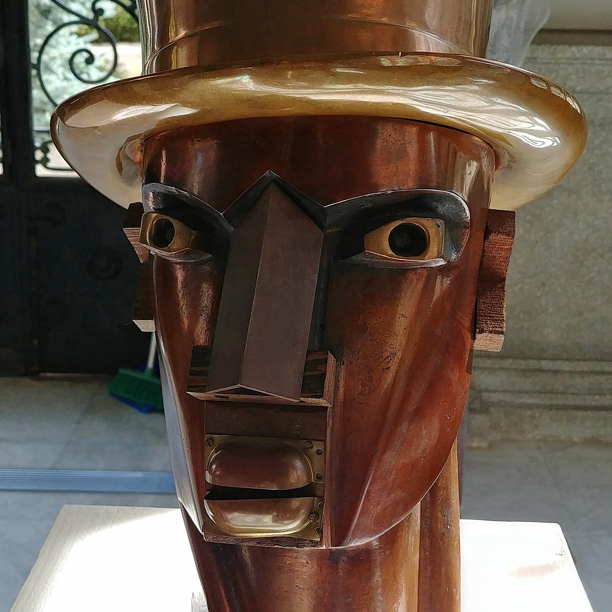 ¡Ya puedes disfrutar de la #exposición "Studiolo. Una mirada a la colección de Candela Álvarez Soldevilla"! Una selección de más de 100 obras con un nexo común: la representación de la cabeza como contenedora de pensamiento.
museolazarogaldiano.es/agenda-de-acti… 
#arte #art #Madrid