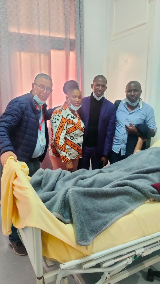 moussayerobah's tweet photo. La jeune fille présumée victime de viol par des médecins à Conakry enfin évacuée à la Clinique Saint-Augustin de Tunis. 
Merci aux nouvelles autorités et à toute l'équipe de chirurgie médicale d'Ignace Deen.
Dieu la sauve pour nous ! https://t.co/RTlxZoUzaK