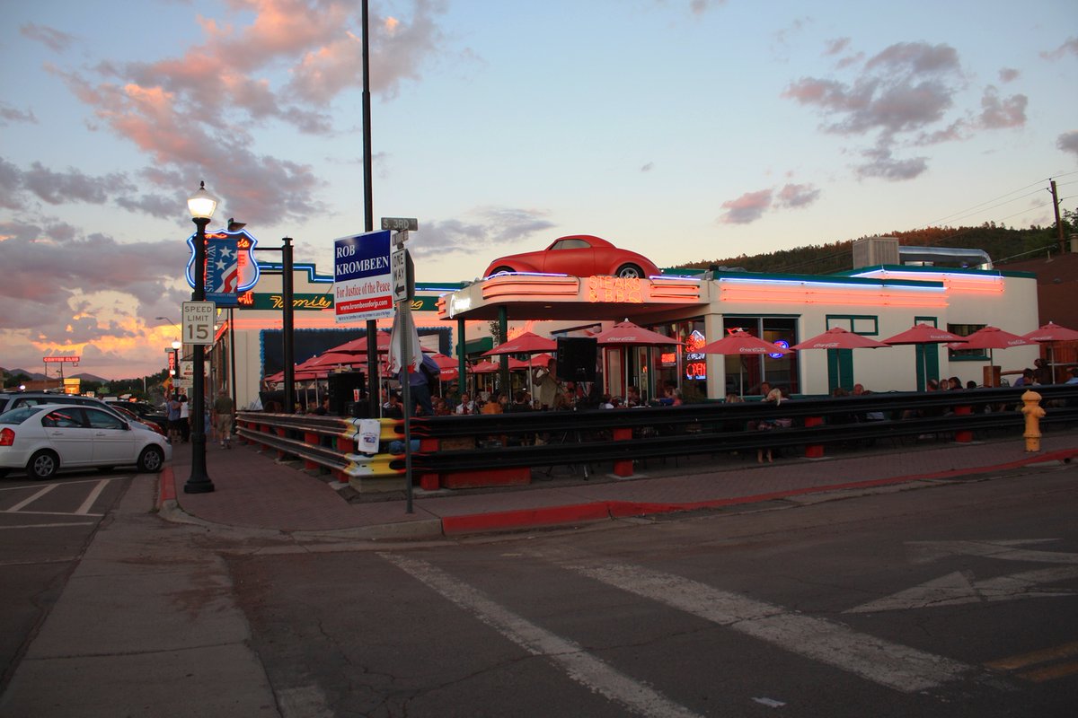 TimeTraveler911's tweet photo. One of the iconic places of Route 66 is #Williams on #Route66Arizona for this week's #Top4Theme #Top4Iconic with hosts @Giselleinmotion @Touchse @CharlesMcCool @perthtravelers
@66Travelers @Route66Times @ArizonaTourism @Rt66Arizona @VisitWilliams @azhighways https://t.co/ckksMuY0rd