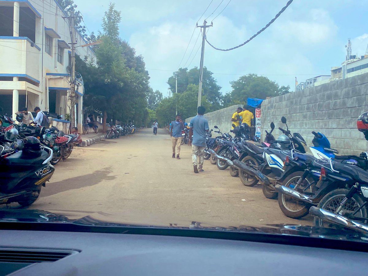 itsaMADlife's tweet photo. @srkreddy @DCPTrEastBCP @DCPTrWestBCP @DCPSouthBCP @DcpComdCentre would this ever be resolved please? https://t.co/U87fpPZBOB