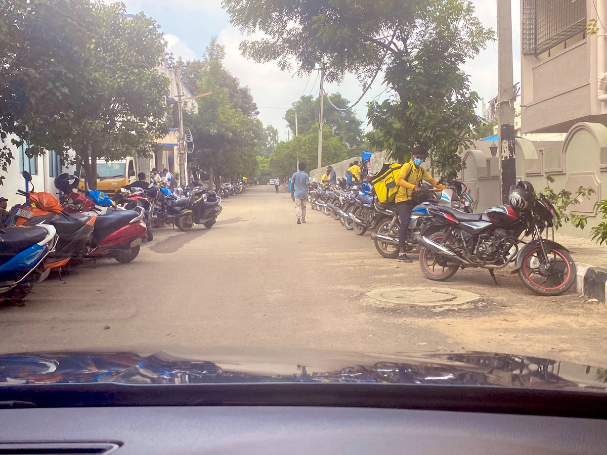 itsaMADlife's tweet photo. @srkreddy @DCPTrEastBCP @DCPTrWestBCP @DCPSouthBCP @DcpComdCentre would this ever be resolved please? https://t.co/U87fpPZBOB