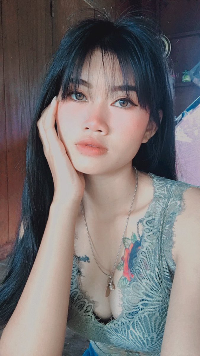 HPhimph's tweet photo. เป็นที่รักให้ใครไม่ได้หรอ เป็นได้แค่ที่พักก็เท่านั้น😂🌺🍀#เด็กจันทบุรี🧡👻 https://t.co/UbMndDPiTn