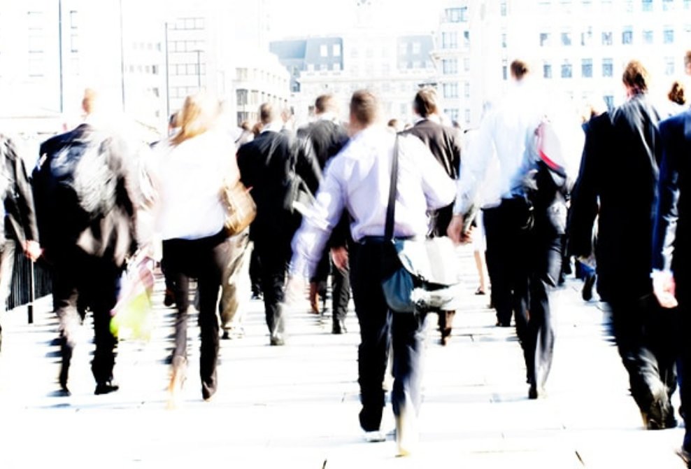 David_Cliff's tweet photo. An @The_IoD survey shows that 44% of businesses are currently experiencing #StaffShortages. #RecruitmentProblems risk undermining the #Recovery & stoking #InflationaryPressures.See summary & recommendations: IoD: Staff shortages could undermine recovery @ https://t.co/qFBrtrsBnQ https://t.co/8iWxBw80ZE