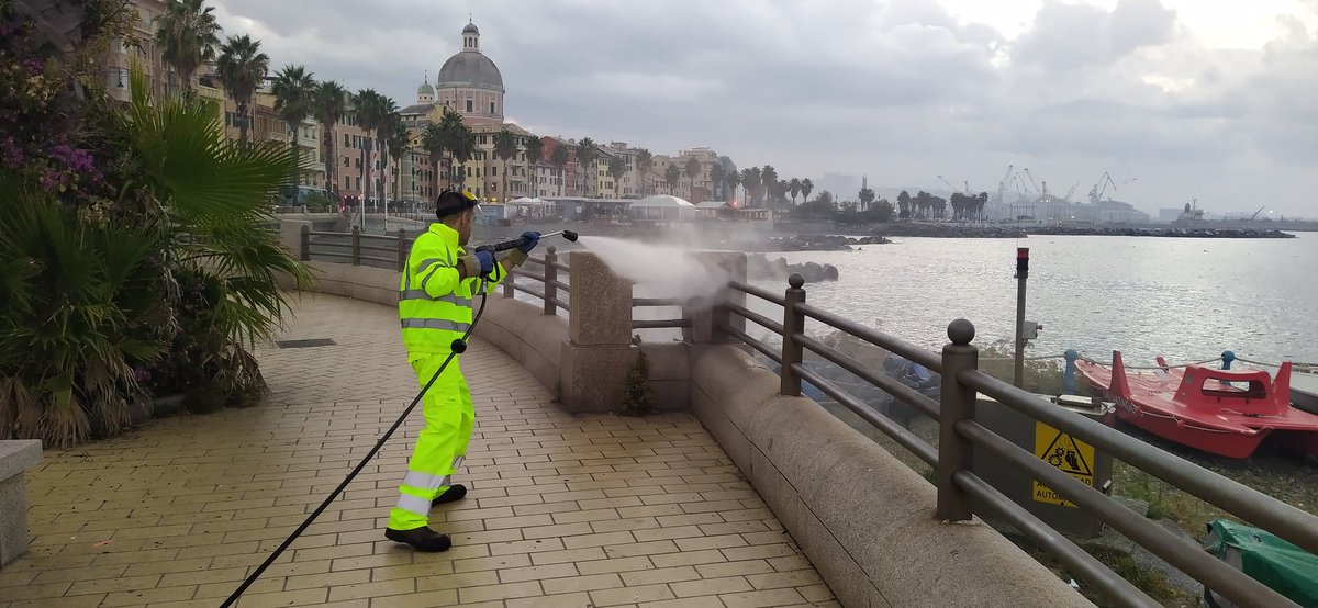 AmiuGenova's tweet photo. #pegli #multedo
Sette giorni su sette, mattina pomeriggio e notte, ci prendiamo cura dei quartieri di #genova contrastando l'inciviltà di pochi, lavorando per tutti.
#lavoriamopergenova
@ComunediGenova https://t.co/b3Q7gvO5dq