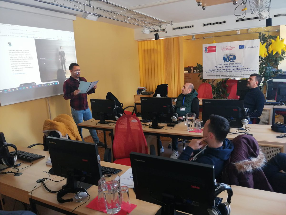 Diywe_Project's tweet photo. Viyana'da, @ulusalajans desteğiyle uygulanan #Erasmus+ projemizin son gününde katılımcılarımız; artırılmış gerçeklik türleri ve eğitici AR uygulamaları, KUŞAK, FOTOMAT DINASOUR 4D, AR BİLİM KARTLARI, AR ile Materyal Geliştirme, AR Geliştirme Ortamları konularını işliyorlar. https://t.co/pxnqqAhmF8