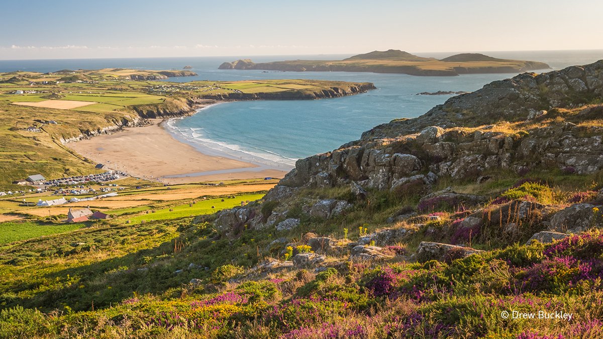 To celebrate the publication of #WondersoftheCelticDeep, we're going to be sharing various snapshots throughout the day from the book for you all to see. 

First up, we see Whitesands Bay and Ramsey Island shot by <a href="/drewbphoto/">Drew Buckley</a>📸

👉 graffeg.com/products/wonde…