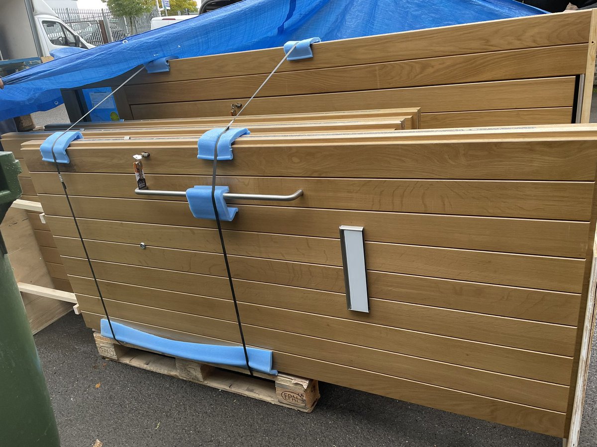 Managed to get a quick pick of these beautiful oak doors before they left the factory to make their way down London..  so elegant and a lovely statement piece, can you guess how tall they are? 😍 #timber #engineeredoak #bespoke #wood #windows #doors #fenestration #construction