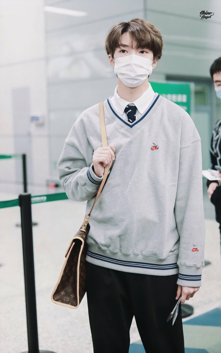 211022 © 陆定昊首站-ShineAngel

#ludinghao #陆定昊