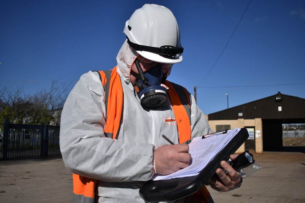 e4environmental's tweet photo. What is a Hazardous Waste Consignment Note and why do I need one for asbestos removal?

A consignment note is proof that a registered &amp; licensed waste carrier has removed the #asbestos waste and correctly disposed of it at a landfill site.

Find out more https://t.co/P9nCy6vwLu https://t.co/FvF8qih884