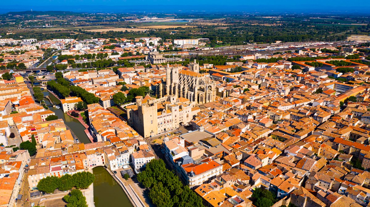 La <a href="/villedenarbonne/">Ville de Narbonne</a> propose un tas d'#activites !
Des randonnées 🚶‍♂️
Des activités nautiques 🛥️
Un tour à #cheval 🐎
Une #sortie à #velo 🚴‍♀️
Aller à la #plage 🏖️
Et c'est loin d'être les seules ❗️
Que pensez-vous des #loisirs à #Narbonne ?
Dites-le-nous !
👉 monaviscitoyen.fr/ville/11100-na…