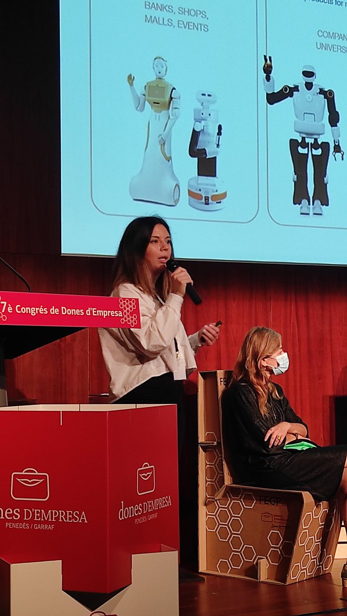 FegpComunicacio's tweet photo. #7èCongrésDdE

💡La primera taula del dia és la Taula d'Innovació, amb Sra. Gema Requena (Nethunting), Sra. Rosa Raluy (Circ Històric Raluy), Sra. Sofia Battilana (Pal Robotics) i Sra.Montse Andreu (Grup Giró) https://t.co/f2hG73XjEO