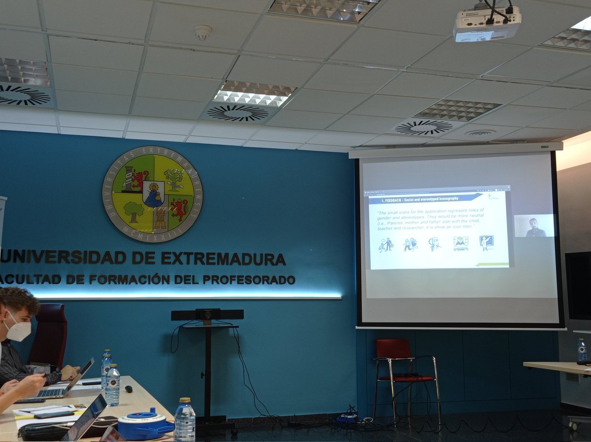 EumoveProject's tweet photo. Our computer engineer Jaime Fernández (@jaimefere) presents the development of the Eumove mobile APP. It will soon be available for Android & IOs 📲
#LetsMoveEurope🏃🏽♂️ #ActiveAPP 📱 https://t.co/7bdwCGM6DK
