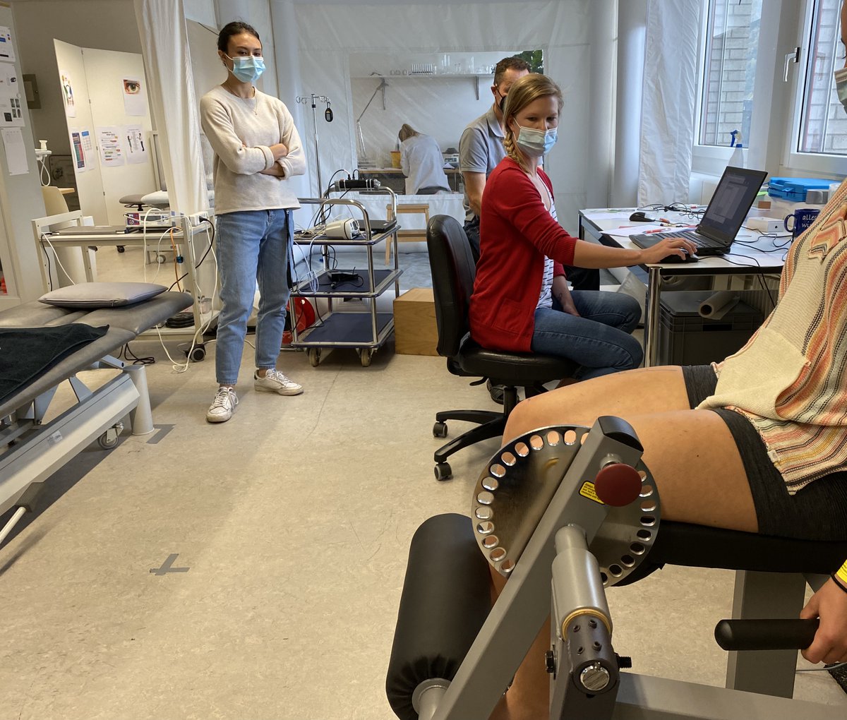 RES_laboratory's tweet photo. 3 exciting weeks of data collection for the new hypoxia-cold project have started successfully in our lab. 💪🏔️ https://t.co/gyUss9XqgB