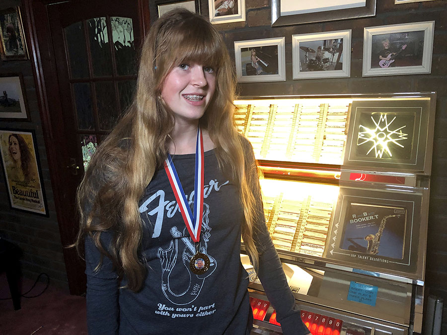 parker_yulia's tweet photo. Complete with her breakfast and on the way to a Swim Meet at 6.30 am, Nicole was so surprised to hear @tonyblackburn call her out as a winner of his ’Nearly Gold Medallion” on his Radio 2 show ‘Sounds of 60’s’  recently. It was the best medal she won that day ! 
@portsmouthhigh https://t.co/L2lQXk5ITC