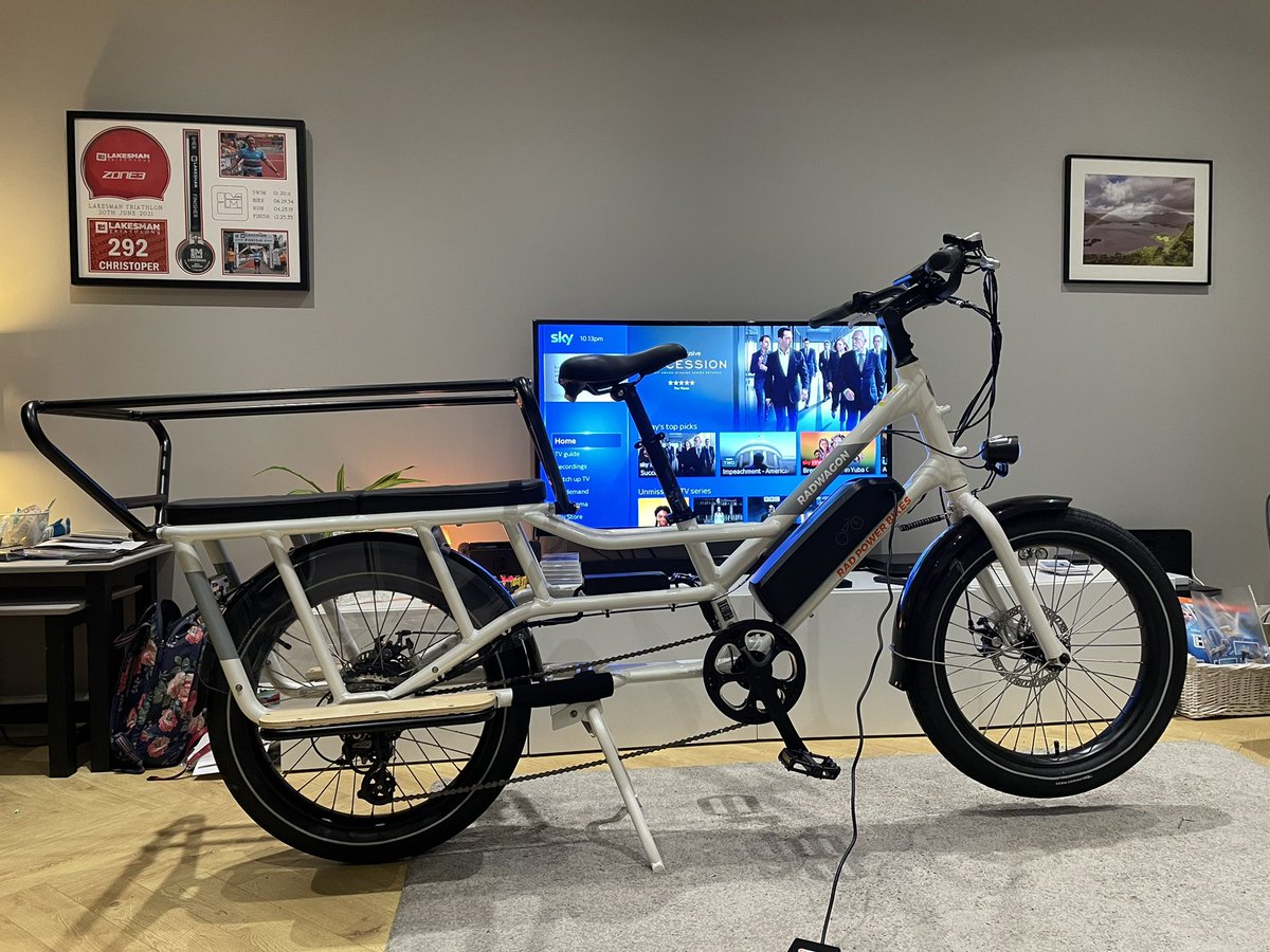 chrisBRFCmorris's tweet image. After 19weeks the RadPower bike has finally arrived! #radpowerbike #radwagon4 #commuting #cargobike