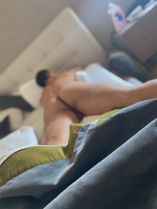 Right or left???? https://t.co/EU5LrSuDOe