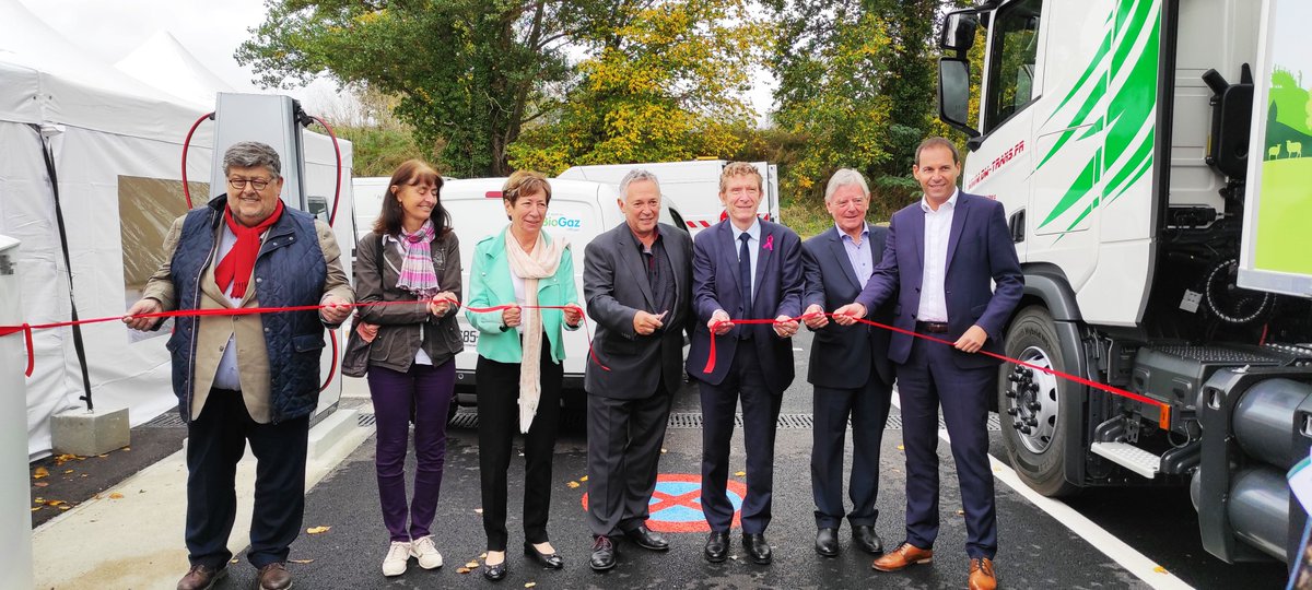 SevenEnergiesFr's tweet photo. 📣 Hier, @Seven, @GRDF et le @Sicoval  ont inauguré la 1ère station d’avitaillement #BioGNC du #Sicoval sur la zone d’activité de Laval Priout, à #Ayguesvives (31). Cette station verte, financée, construite et opérée par SEVEN, donne accès à tous à une énergie locale et durable. https://t.co/Gmc9pd0A68