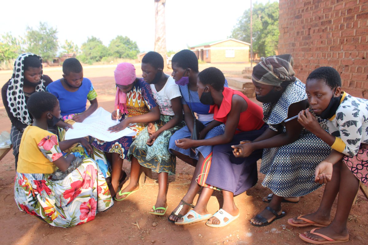 UNFPAMalawi's tweet photo. Safe spaces provide women & girls with a safe entry point for services & a place to access information. Safe space mentees in Mulanje performed a play depicting harsh realities of their day-to-day lives. Through drama, the girls are able to speak against abuse & violence #SDGAF https://t.co/pb4FyWLsMN
