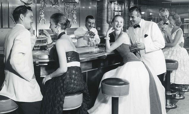 CompareCarHire1's tweet photo. Cunard reveals how vital CHAMPAGNE has been to its operations since it began in 1840 https://t.co/g0FuIhOC8B https://t.co/LdZ2wdx0qr