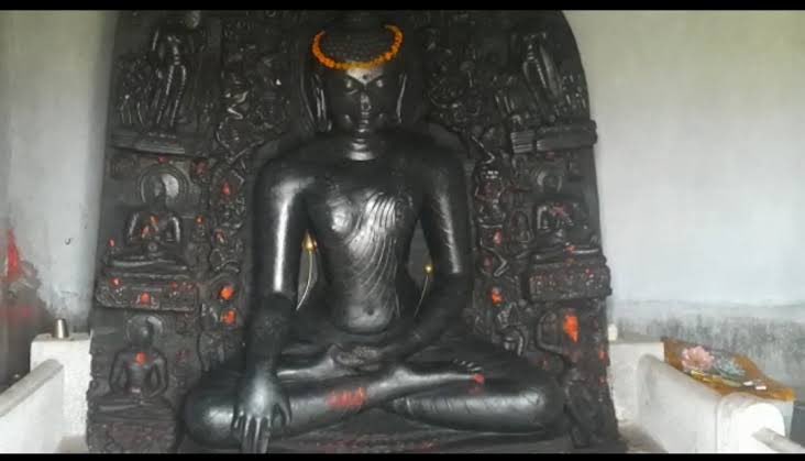 Profdilipmandal's tweet photo. बिहार के नालंदा में देवी रुक्मिणी के रूप में जिस भव्य मूर्ति की पूजा हो रही है उनको नमन। https://t.co/oPqXdMFb87