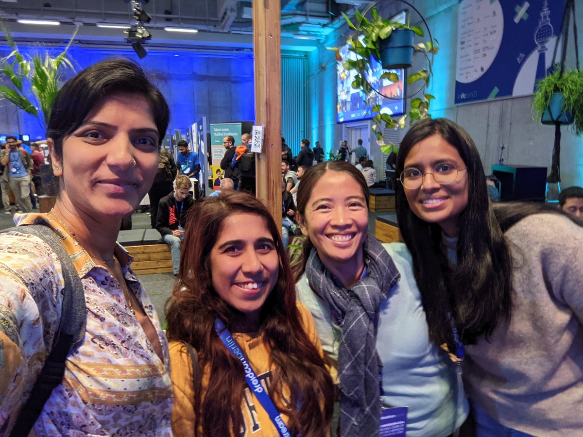 realmissguru's tweet photo. Feminati @droidconBerlin yesterday!  #dcbln21 #coderbee #AndroidDev https://t.co/ILK9lIJDcs