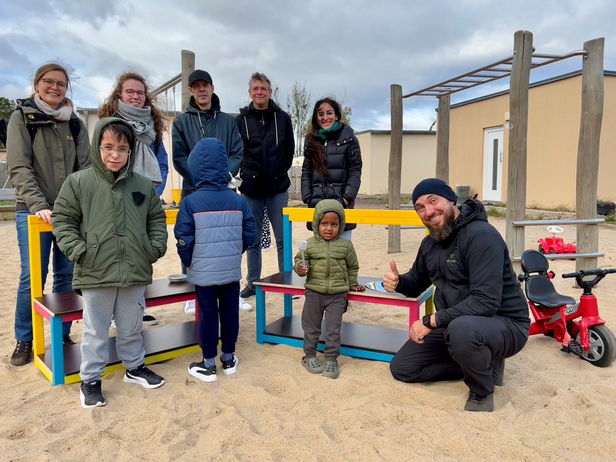 Aktionstag „Engagement für 2“ spendet eine Kindermatschküche für die KiTa der LAE Magdeburg. Vielen Dank an die Freiwilligen Agentur Magdeburg und den Grünstreifen e.V. für diese schöne Aktion!❤️Alle Infos➡️lsaurl.de/lvwalsa
#LVwALSA #SachsenAnhalt #GemeinsamGutesTun