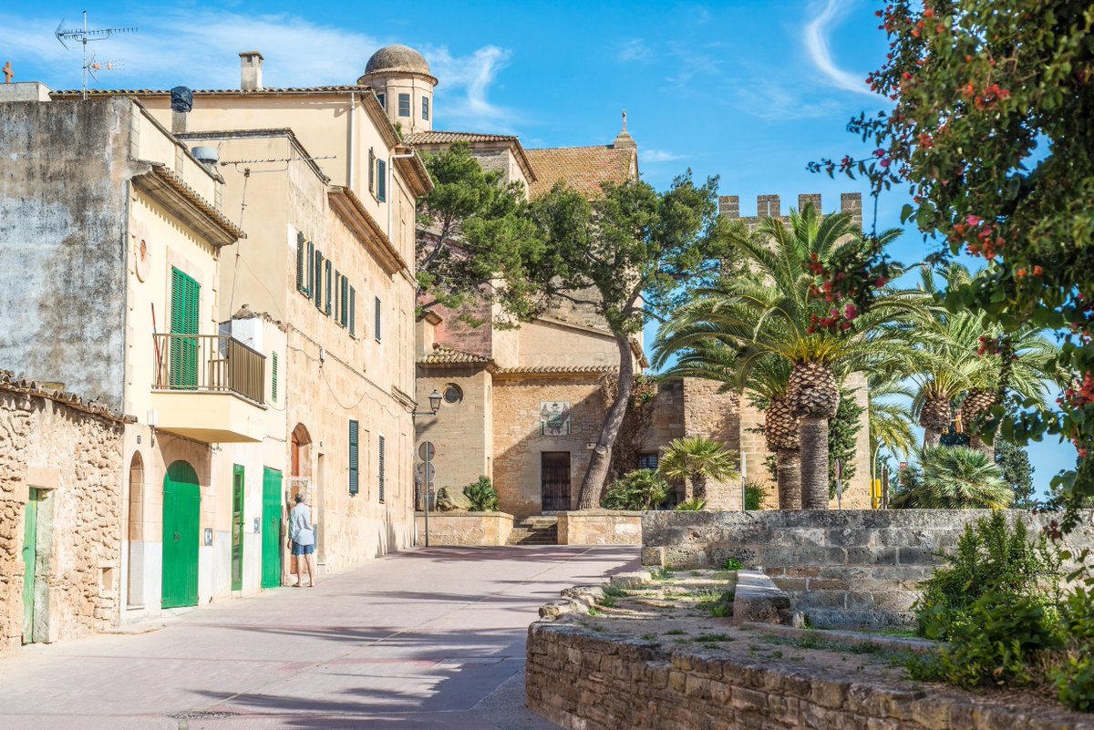🤗 ¿Sabes dónde estamos hoy?☝️ Pista: ha sido declarado uno de los pueblos más bonitos de España.😍 ¿Te animas a participar?