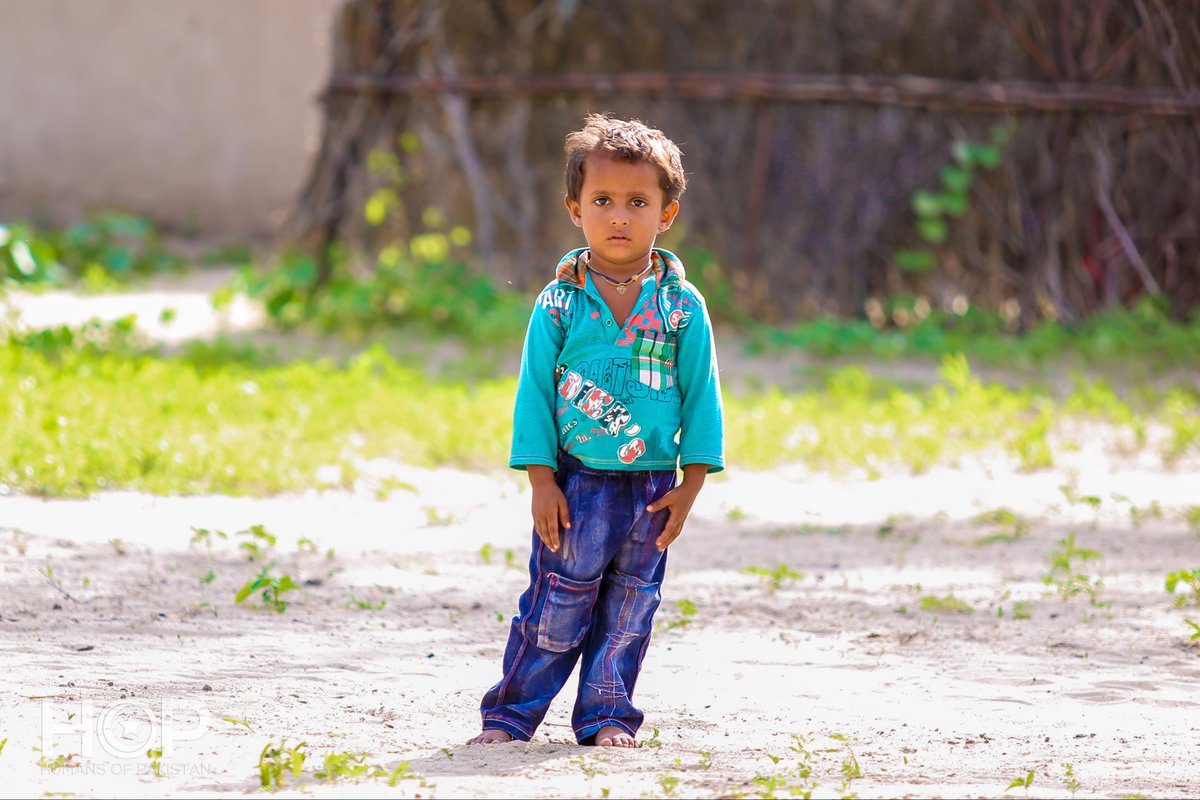 Humansof_Pak's tweet photo. - What do you want to become in the future? 
"What is a future?" 

- What do you want to be when you grow up? 
"A future.”

#HumansofPakistan #Tharparkar #Sindh https://t.co/pLsdJVCClx