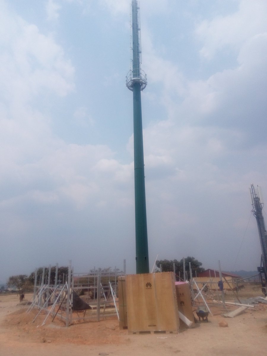 ChikarangoMike's tweet photo. One of the netone boosters being  erected at Caledonia
@SautiLazarus 
@CcosaZ 
@mswathikangwane https://t.co/cgWsE12yRW