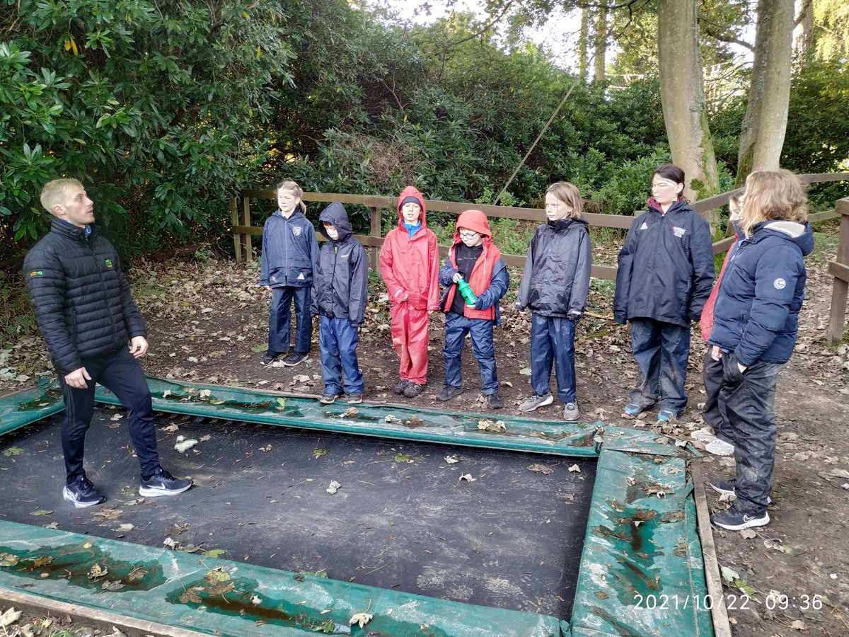 BlenheimPrimary's tweet photo. #teamoveraa getting ready for Air Jump! https://t.co/GkbUiB1792