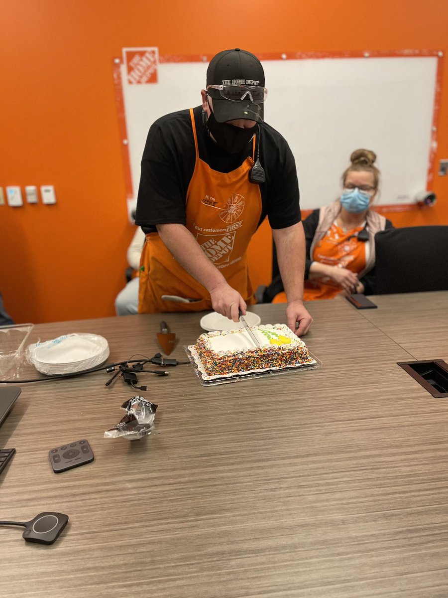 OcampoTHD's tweet photo. Shout out to Mike Oneil for celebrating his birthday twice with us on the same day. 🥳 #key2Life https://t.co/rfkG3GTkZF