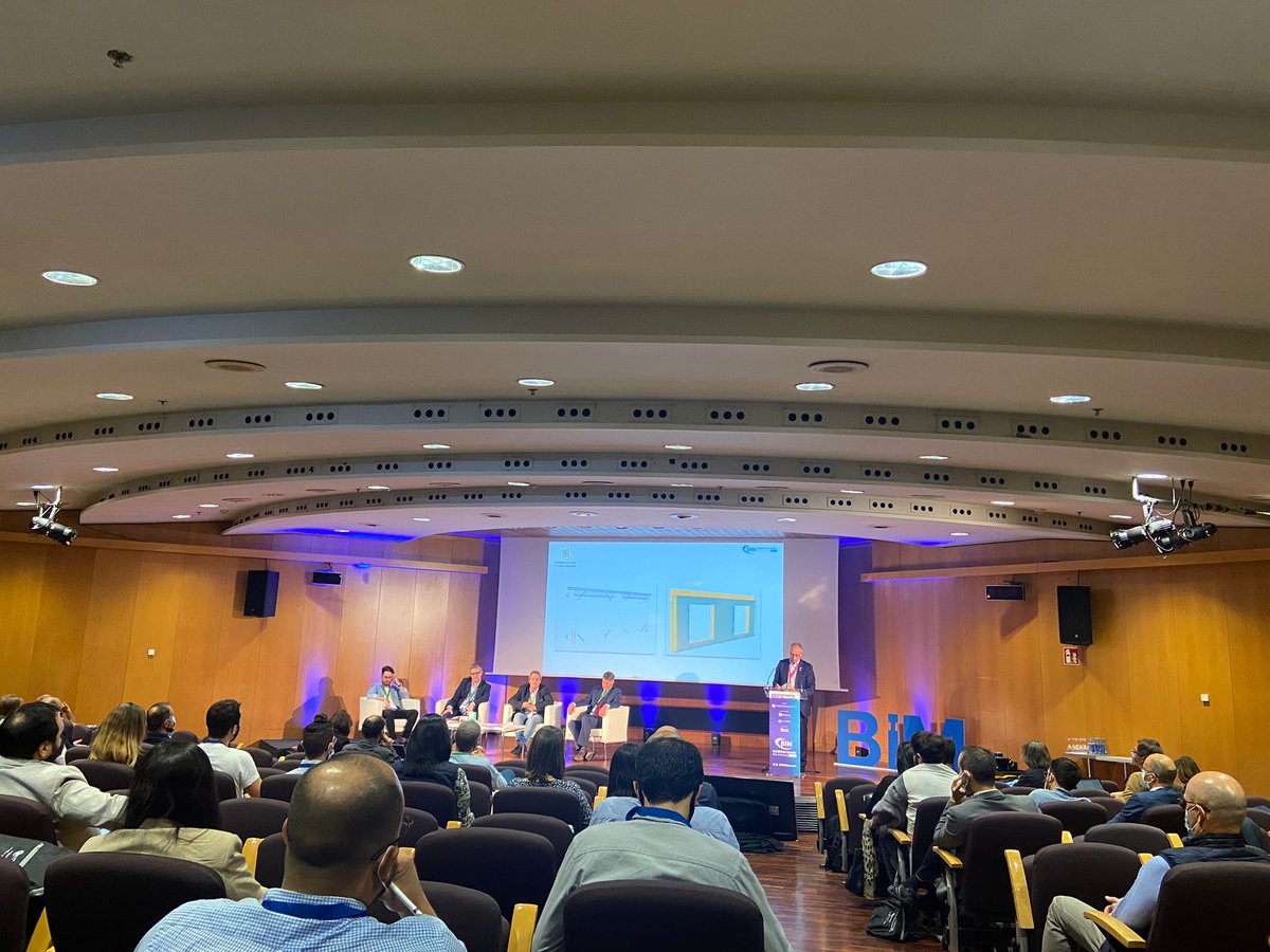Empezamos la mesa redonda de la industrialización de la construcción de #europeanbimsummit con #BIM como metodología para un proceso industrializado