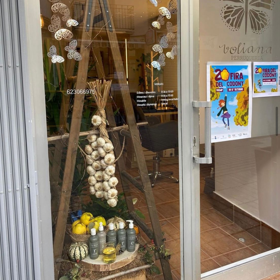 AjTremp's tweet image. 👀Ja has vist els aparadors del #Codony dels comerços de #Tremp? 🍋
Recorre els carrers de la ciutat i vota el que més t'agradi a bit.ly/AparadorsCodony
#AparadorsdeCodonys